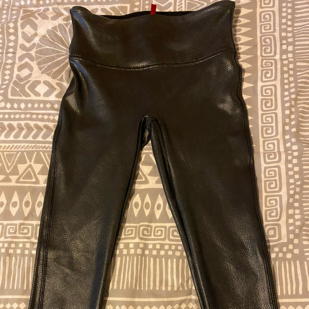 Spanx patterned Faux leather leggings